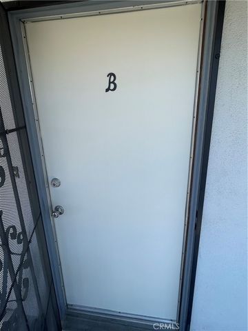 6510 Mabrisa Ave B, Huntington Park, CA 90255