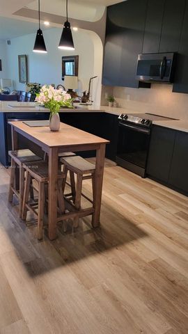 10730 NW 66th St 105, Doral, FL 33178