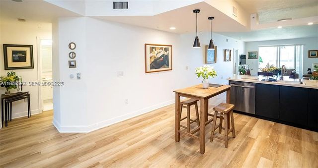 10730 NW 66th St 105, Doral, FL 33178