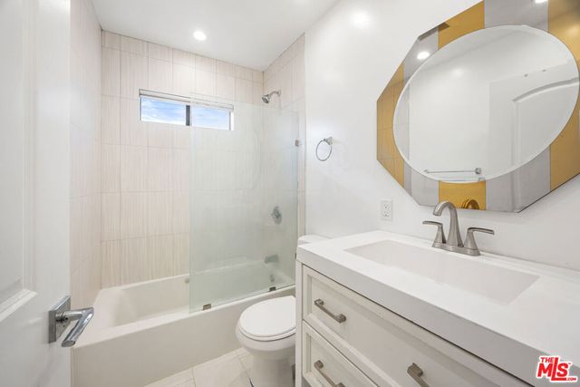 17141 Sherman Way, Lake Balboa, CA 91406