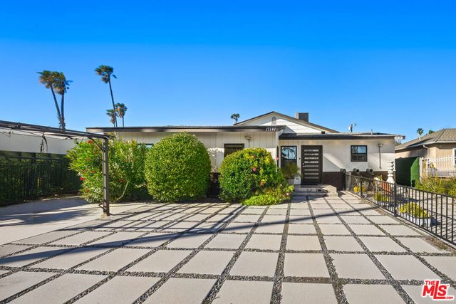 17141 Sherman Way, Lake Balboa, CA 91406