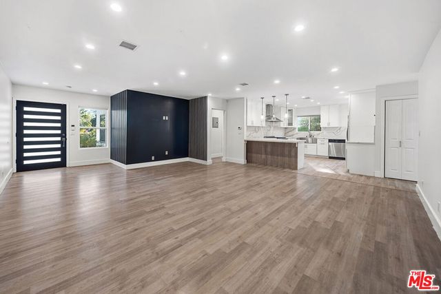 17141 Sherman Way, Lake Balboa, CA 91406