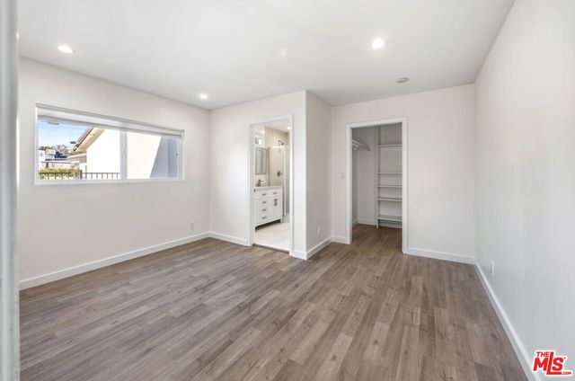 17141 Sherman Way, Lake Balboa, CA 91406