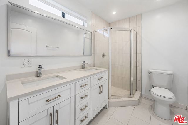 17141 Sherman Way, Lake Balboa, CA 91406