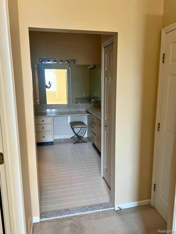 49862 Pointe Crossing, Plymouth Charter Township, MI 48170