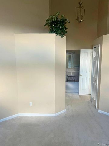 49862 Pointe Crossing, Plymouth Charter Township, MI 48170