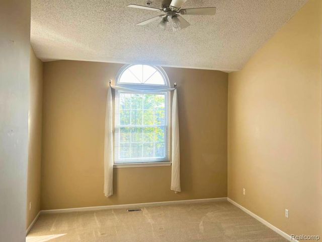 49862 Pointe Crossing, Plymouth Charter Township, MI 48170