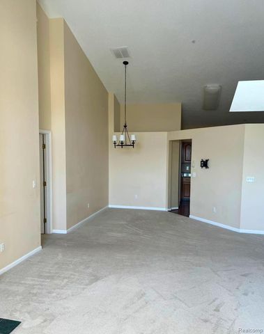49862 Pointe Crossing, Plymouth Charter Township, MI 48170