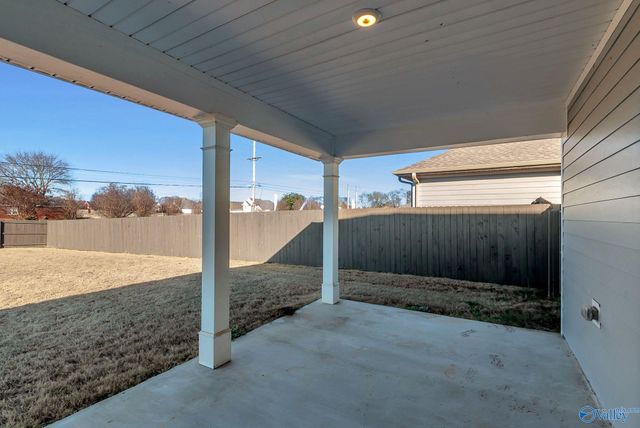 12414 Whitcomb Circle, Athens, AL 35613