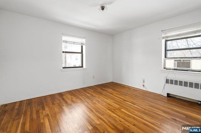 130 Orient Way 4H, Rutherford, NJ 07070