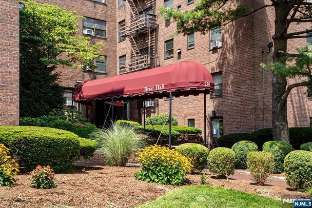 130 Orient Way 4H, Rutherford, NJ 07070