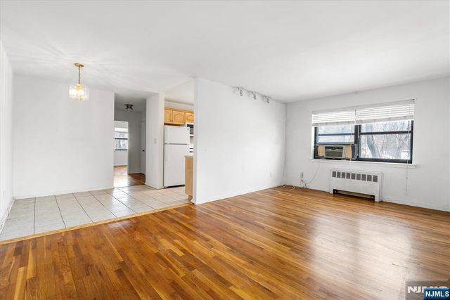 130 Orient Way 4H, Rutherford, NJ 07070