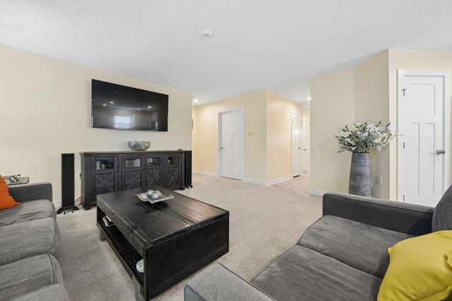 6558 Turning Stone Loop, Canal Winchester, OH 43110