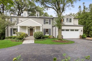 6493 Apache Drive, Indian Head Park, IL 60525