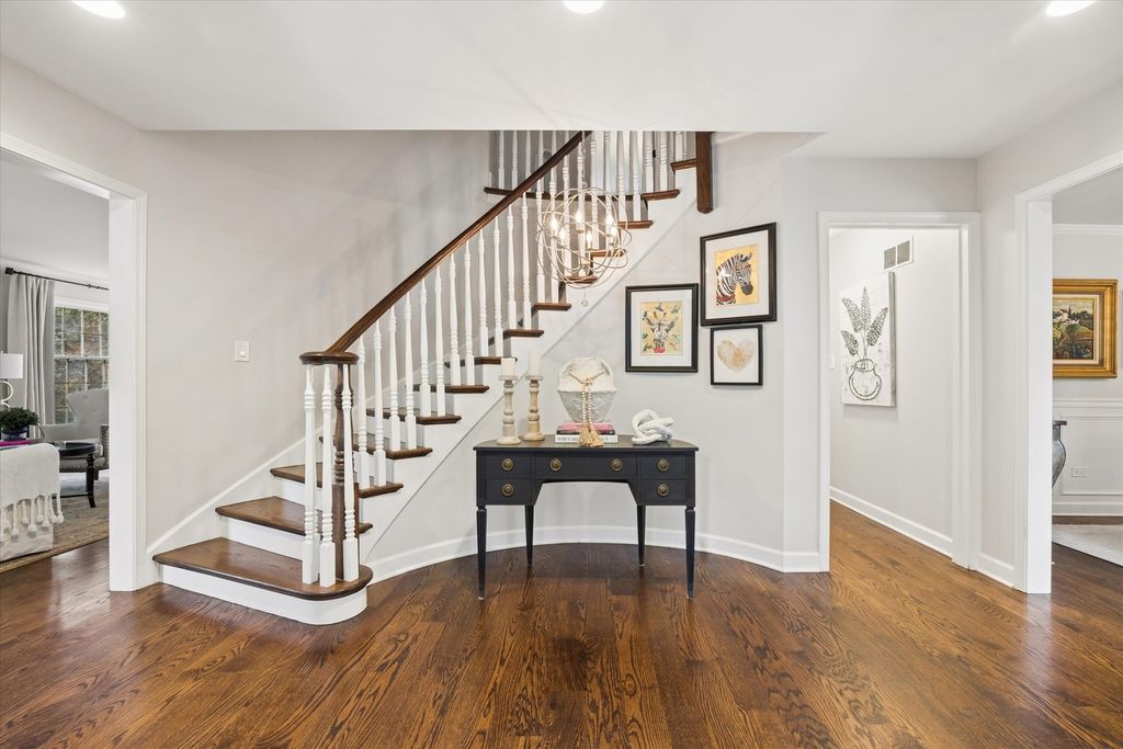 6493 Apache Drive, Indian Head Park, IL 60525 — photo 3