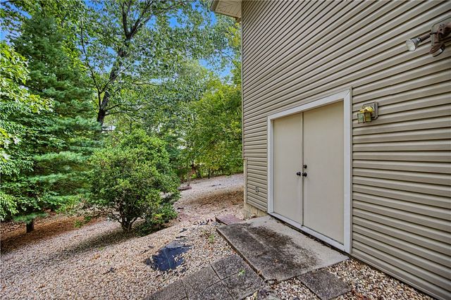 4 Roding Circle, Bella Vista, AR 72715