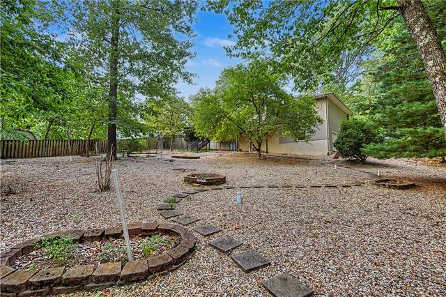 4 Roding Circle, Bella Vista, AR 72715