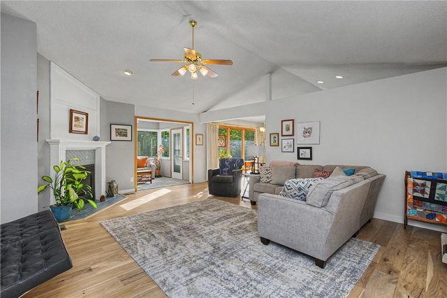 4 Roding Circle, Bella Vista, AR 72715