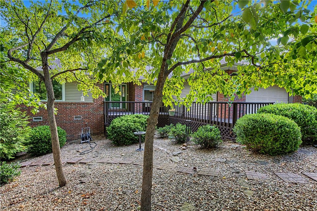 4 Roding Circle, Bella Vista, AR 72715