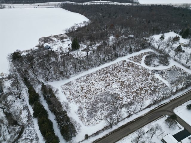 1441 W Fairview Road, Freeport, IL 61032