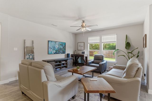 5621 Round Hill Road, Denton, TX 76210