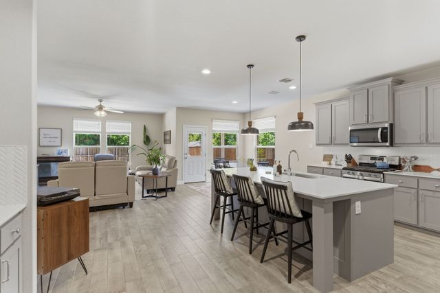 5621 Round Hill Road, Denton, TX 76210