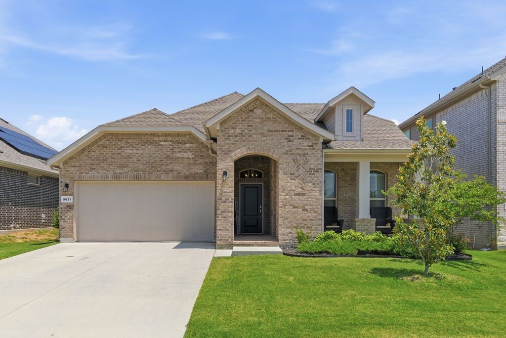 5621 Round Hill Road, Denton, TX 76210