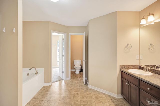 5994 Autumn Pines Cir, Pace, FL 32571