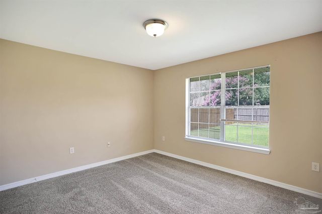5994 Autumn Pines Cir, Pace, FL 32571