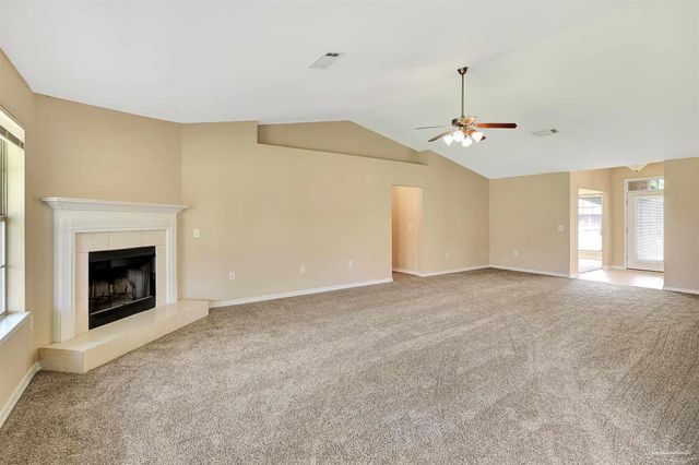 5994 Autumn Pines Cir, Pace, FL 32571