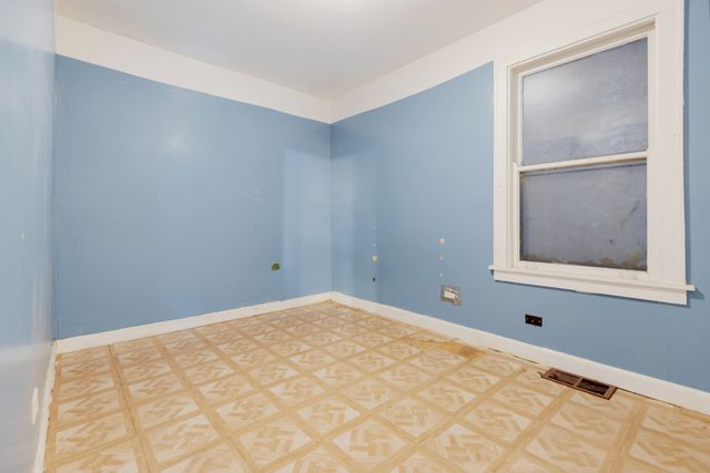 8634 S Laflin Street, Chicago, IL 60620