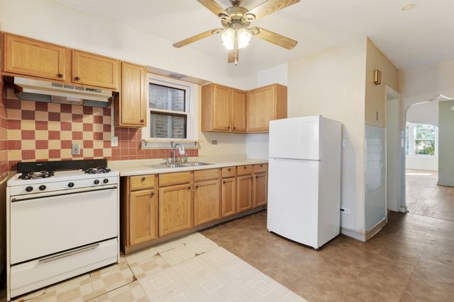 8634 S Laflin Street, Chicago, IL 60620