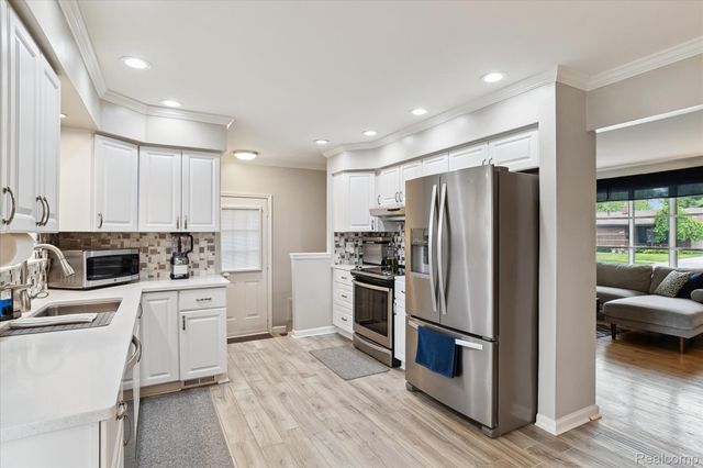 27260 NORMA Drive, Warren, MI 48093