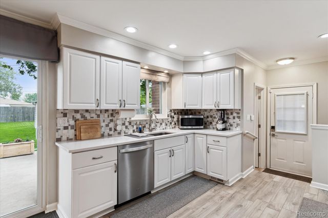 27260 NORMA Drive, Warren, MI 48093