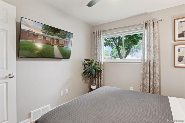 27260 NORMA Drive, Warren, MI 48093