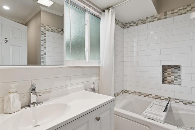 27260 NORMA Drive, Warren, MI 48093