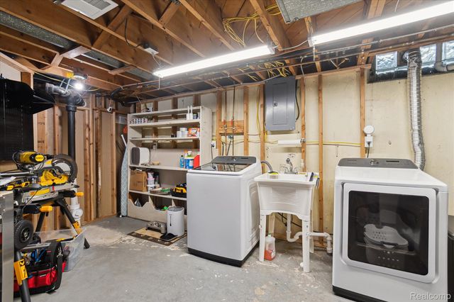 27260 NORMA Drive, Warren, MI 48093