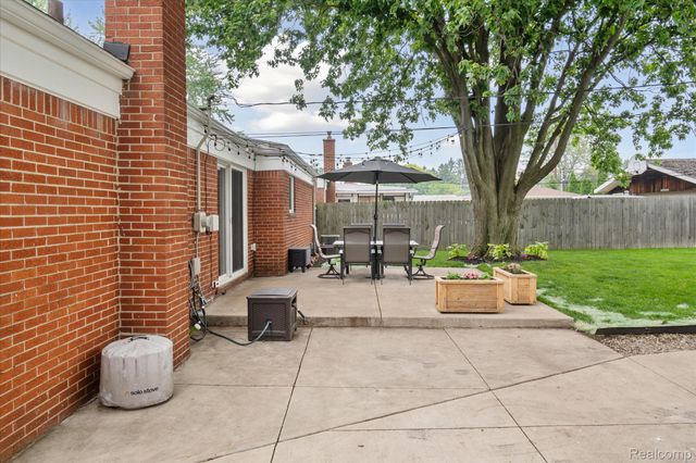 27260 NORMA Drive, Warren, MI 48093