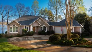138 South Oak Pointe Drive, Seneca, SC 29672