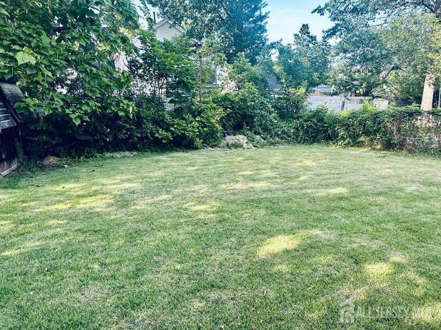 41 W Henry Place W, Iselin, NJ 08830