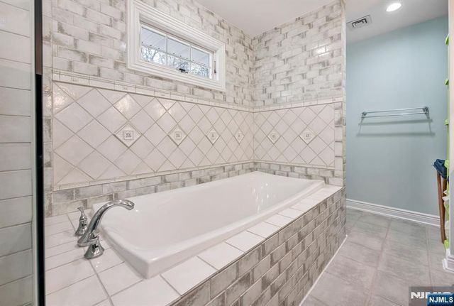 631 Montview Place, River Vale, NJ 07675