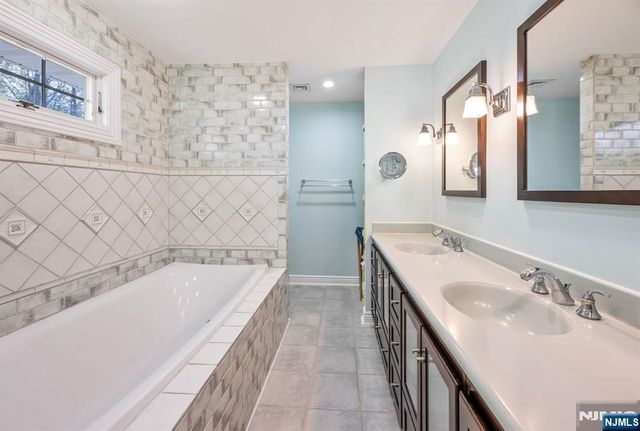 631 Montview Place, River Vale, NJ 07675