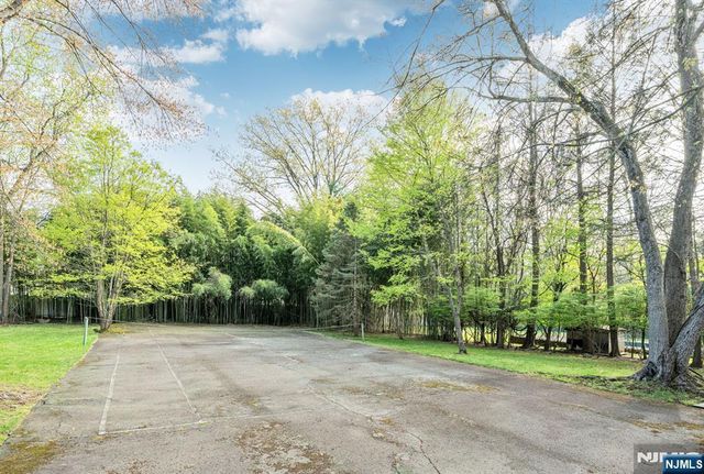 631 Montview Place, River Vale, NJ 07675