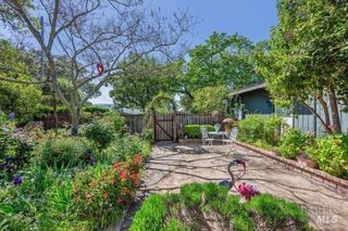 17621 Sunset Way, Sonoma, CA 95476