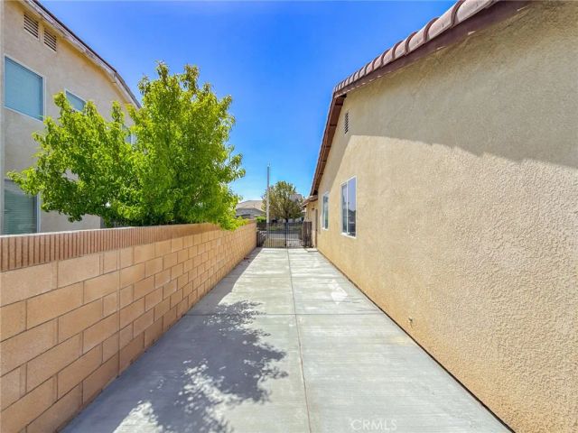 4557 W Avenue J5, Lancaster, CA 93536