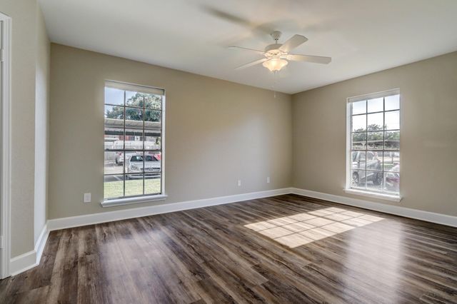 10101 S Gessner Road 701, Houston, TX 77071