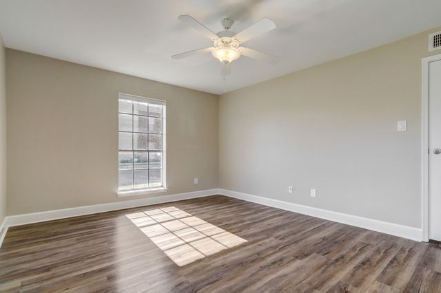 10101 S Gessner Road 701, Houston, TX 77071