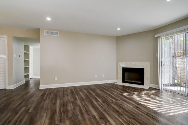 10101 S Gessner Road 701, Houston, TX 77071