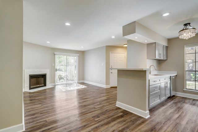 10101 S Gessner Road 701, Houston, TX 77071