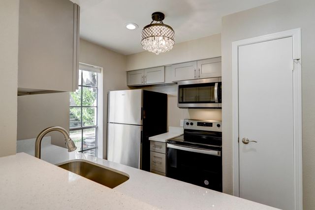 10101 S Gessner Road 701, Houston, TX 77071